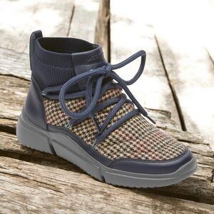 NWT Rockport Women’s Bungee Bootie